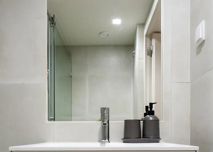 Pardal Rc A - Luxury 2 Bed In Alcantara Apartment