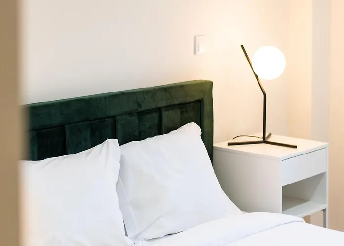 Pardal Rc A - Luxury 2 Bed In Alcantara Apartment *