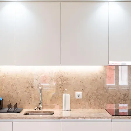 Pardal Rc A - Luxury 2 Bed In Alcantara Apartment